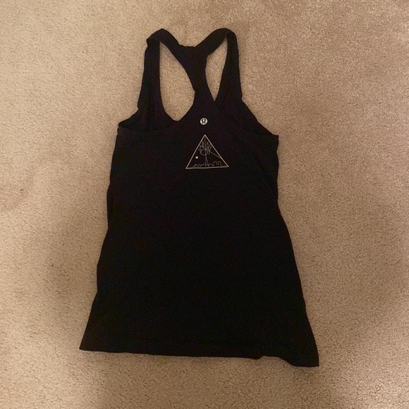 New York - Lululemon racerback tank - Picture 3 of 5